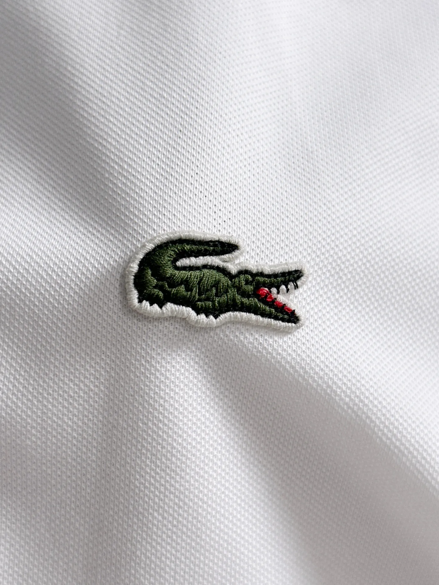 LACOSTE French crocodile fitted version M-XXXL 2026 topstitch collar lapel short sleeves, exquisite embroidery crafts counter fabrics, top-level elements blended to create, Classic short sleeves complete with 3 labels, trendy men's fashion, both upper body comfort and unparalleled existence 170-135(M) 175-150(L) 178-160(XL) 180-170(XXL) 180-180(XXXL)